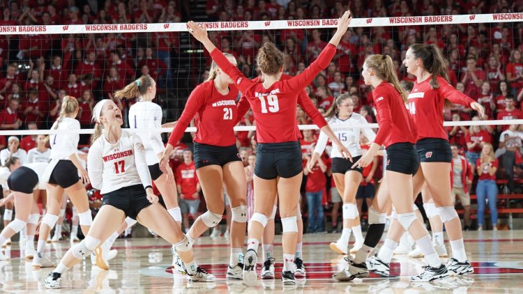 Women's volleyball team Visconsin