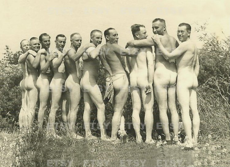 Naked soldiers of the Third Reich