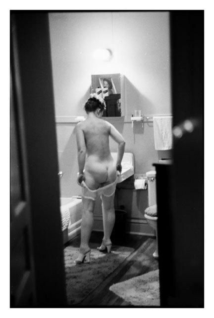 Simone de Bovoir in Chicago Naked