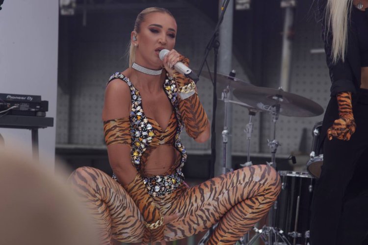 Buzova in Tigeritsa's costume