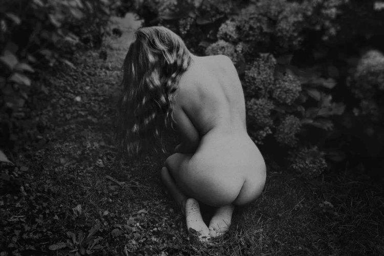 Came to the photo shoot nude