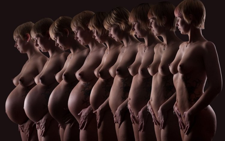 Naked pregnant women