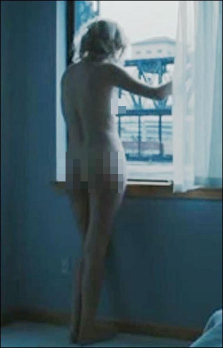 Charlize Theron without Panties