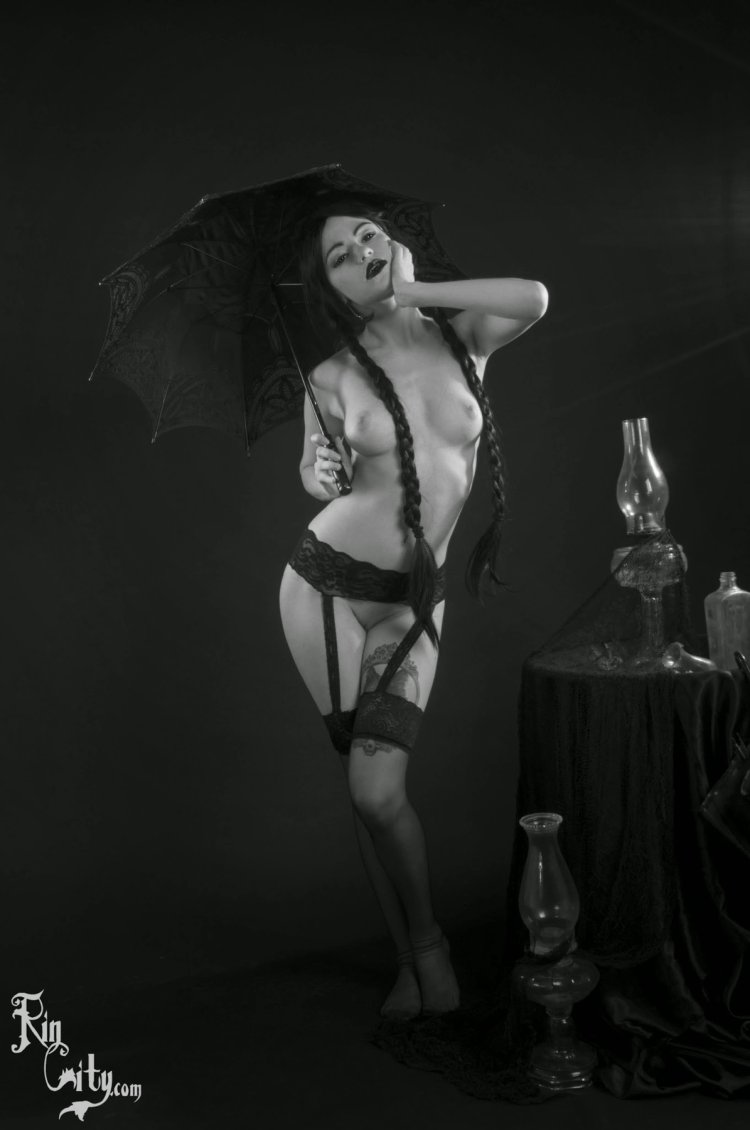 Katrina Wilkinson Cosplay Wenses Addams 18