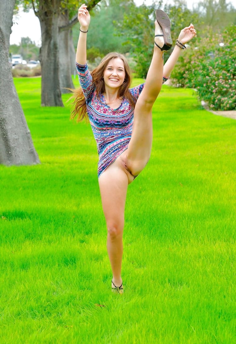 Sexy Trampy Teen Lifting Her Little Dress For Older