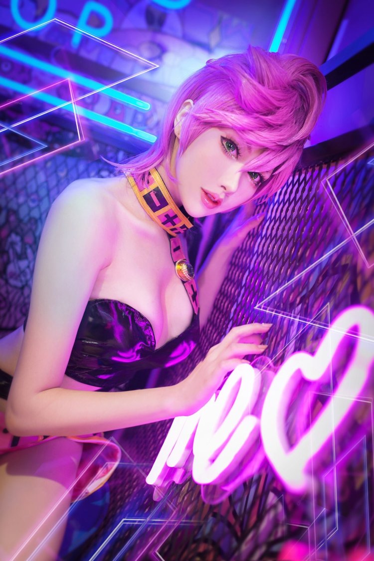 Trish Jojo Cosplay