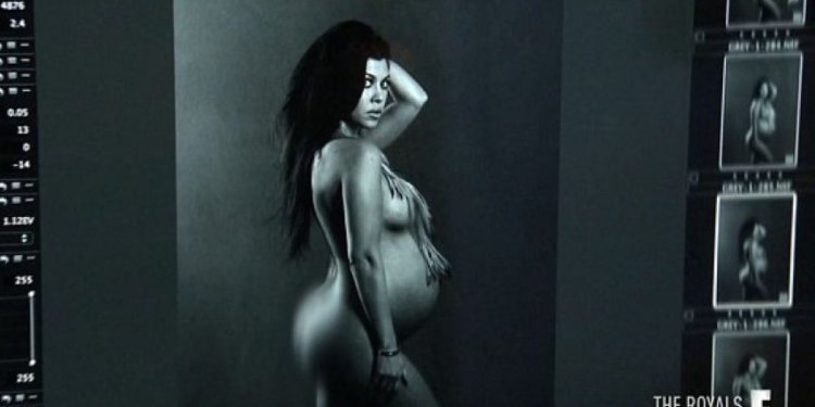 Kardashian naked pregnant