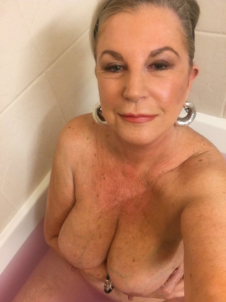 Anneke Van Buren Naked