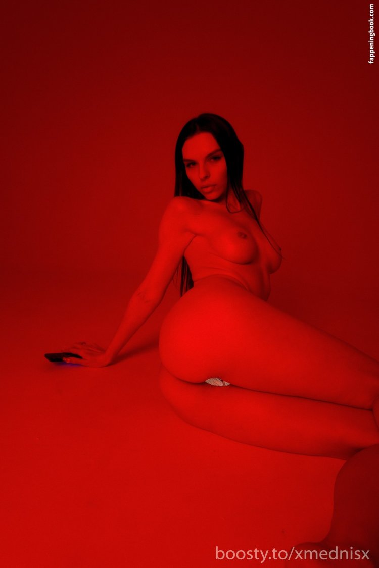 Victoria Mednis Aka XMednisx Naked