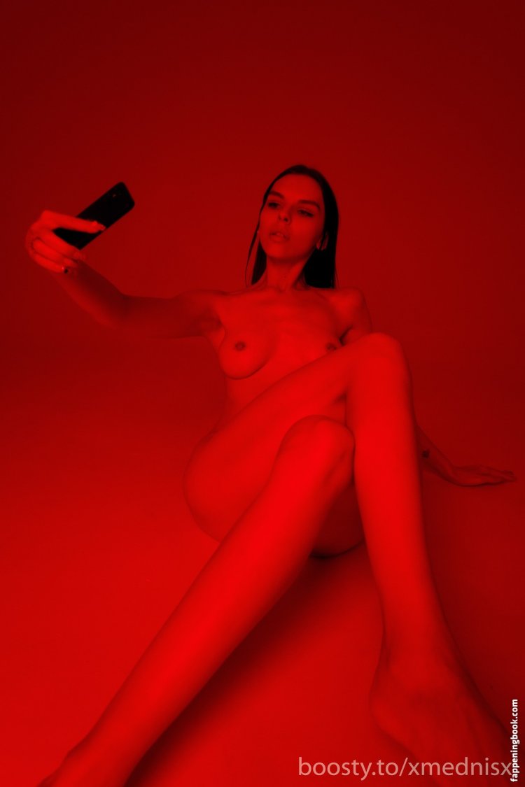 Victoria Mednis Aka XMednisx Naked