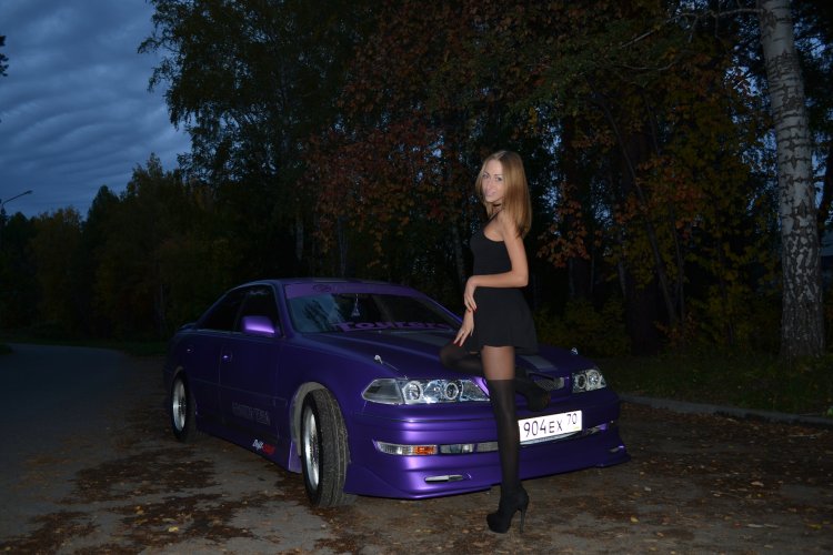 Toyota Mark 2 90 body and girls