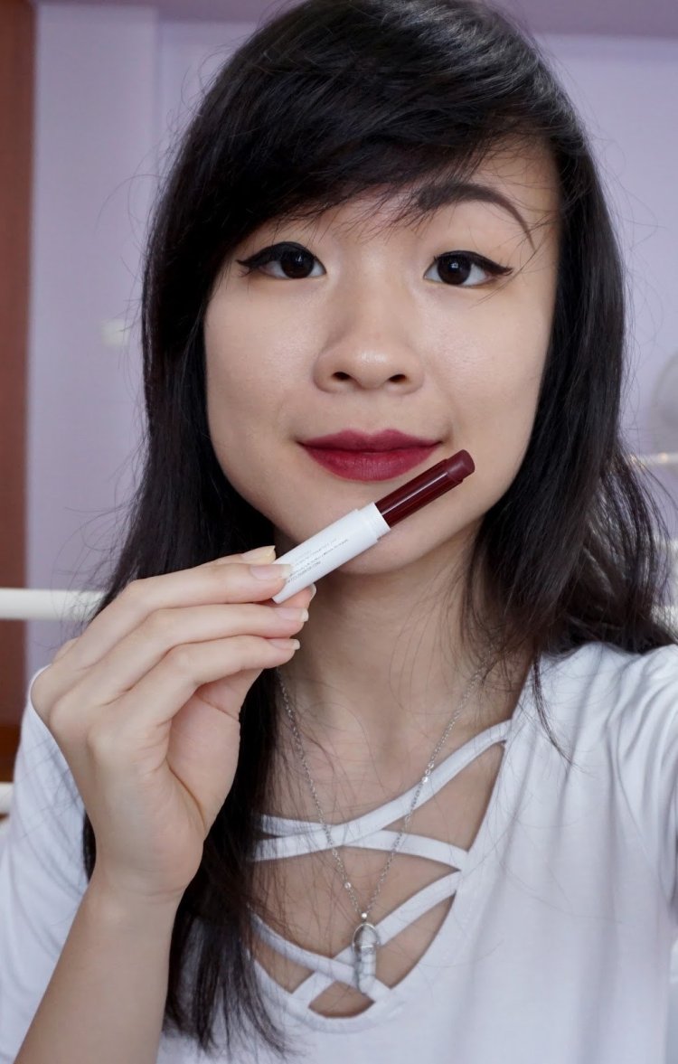 Lolly Lips in a Japanese hat