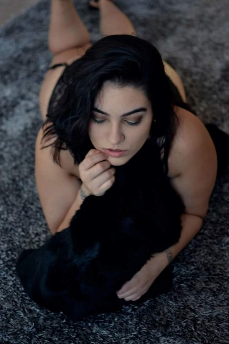 Naked Armenian women