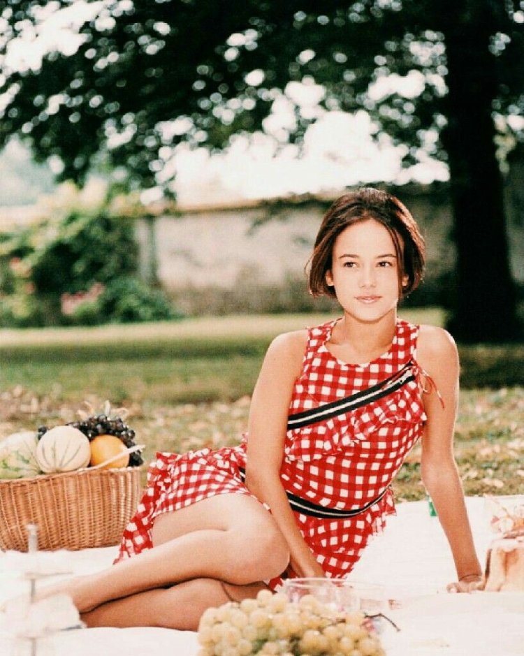 Singer Eliza is French