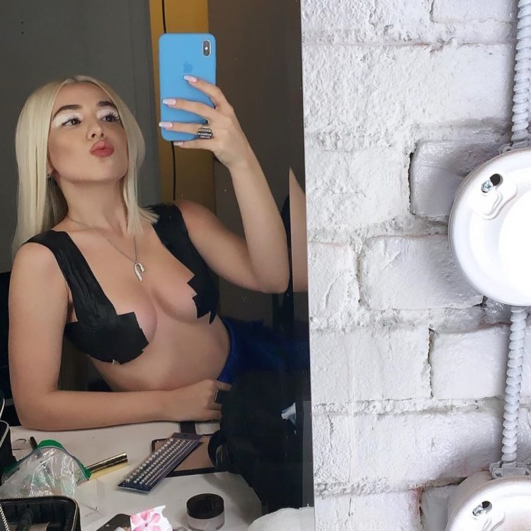 Ava Max Singer Naked Tits