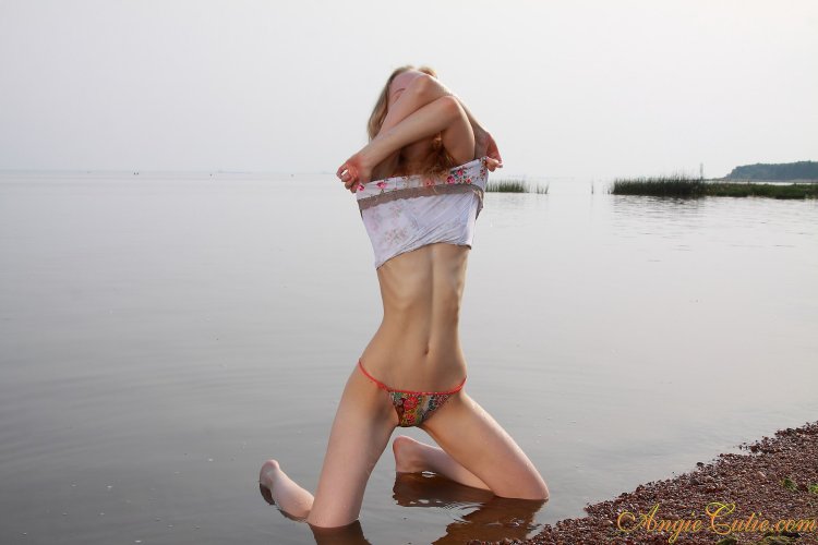 Angie Kyuti photo shoot river naked