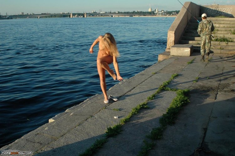 2012-10-09-Natalia a-Fishing in St. Petersburg