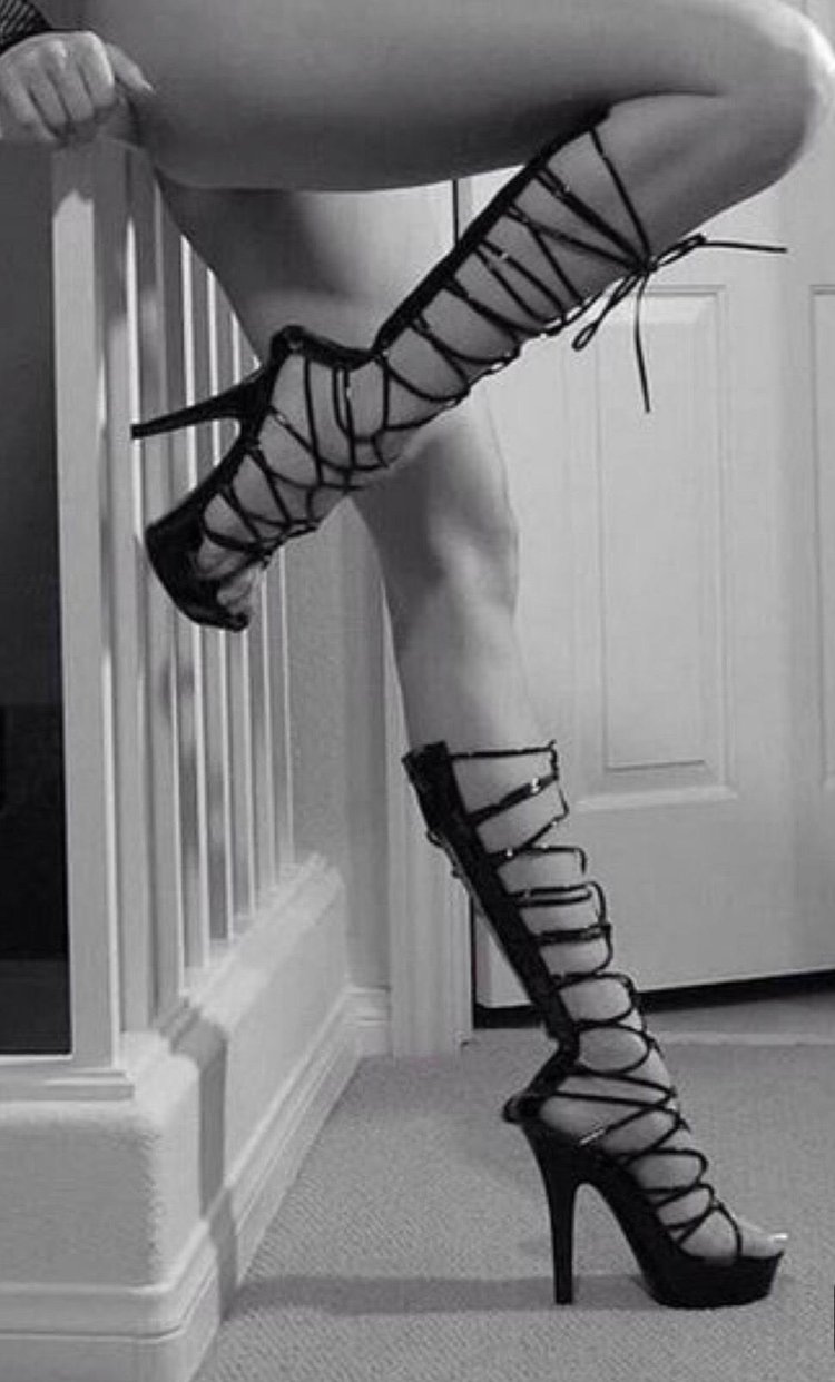 Heeled shoes erotic