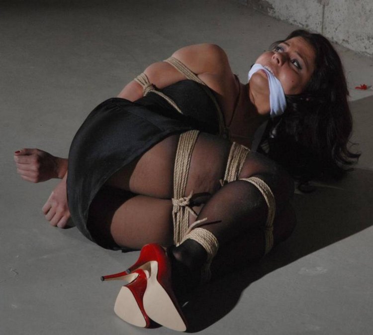 Dixies Bondage in pantyhose boar