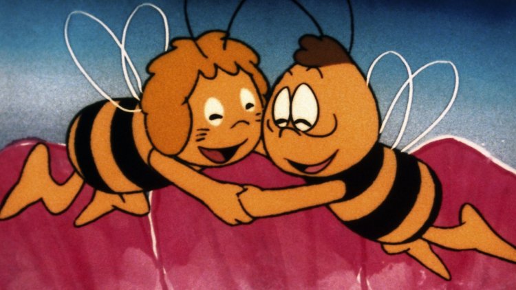 Happy birthday bee Maya