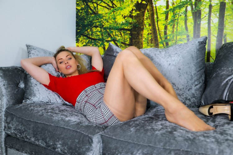 Gabrielle Taylor Legslavish photo