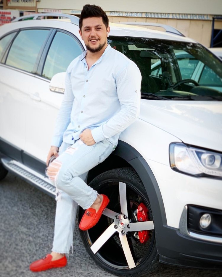 Azamat Ahrorov Hayoti