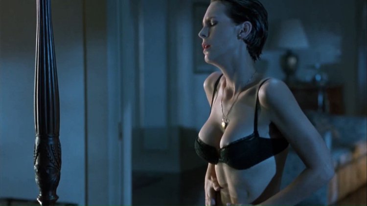 JMIOLY CARTIS TRAVICE LOOK