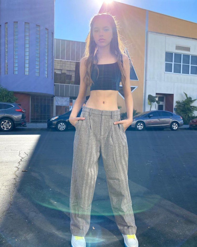 Maisie de Kassel Model 2020 Chixit