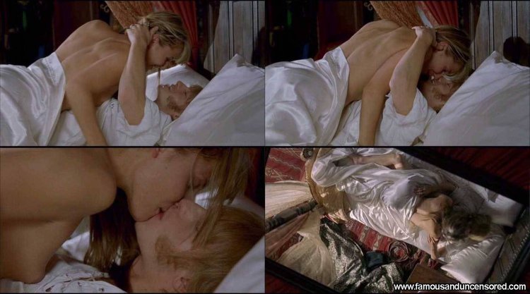 Actress Tuva Novotny naked