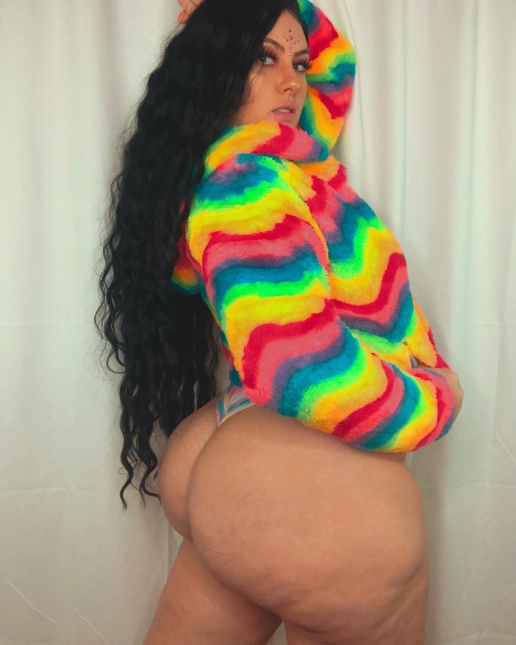 GIF Sabella Monize Bella Mkay Instagram Booty GIF