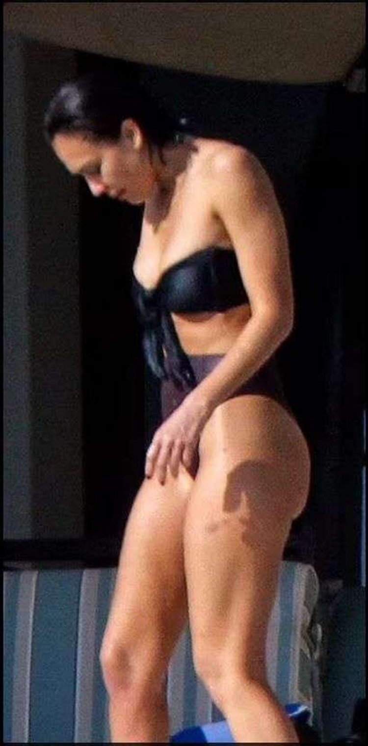 Jessica alba nip slip the blue