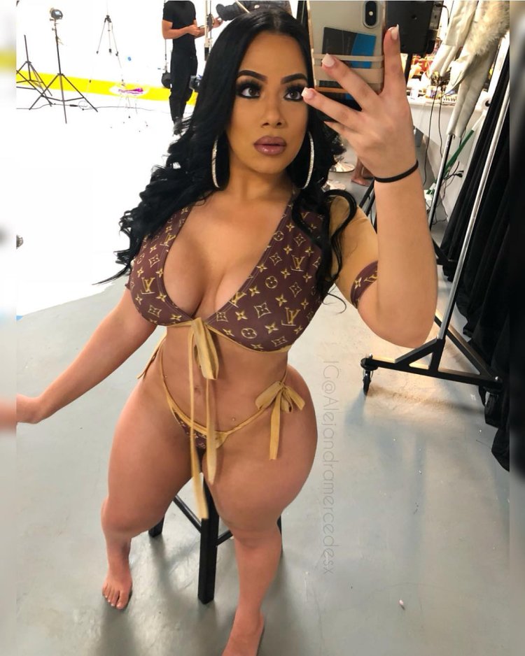 Naked Alejandra Mercedes