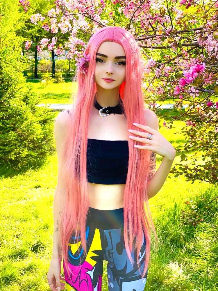 Lana Twinkle blogger