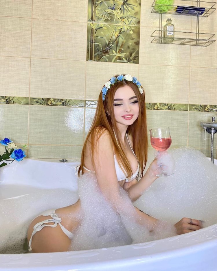 Svetlana Sheshina Lana Twinkle drain