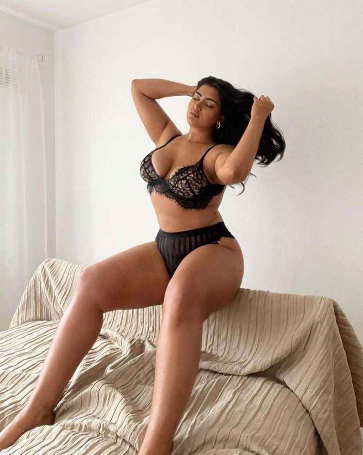 Plus-Size model Irena Drezie