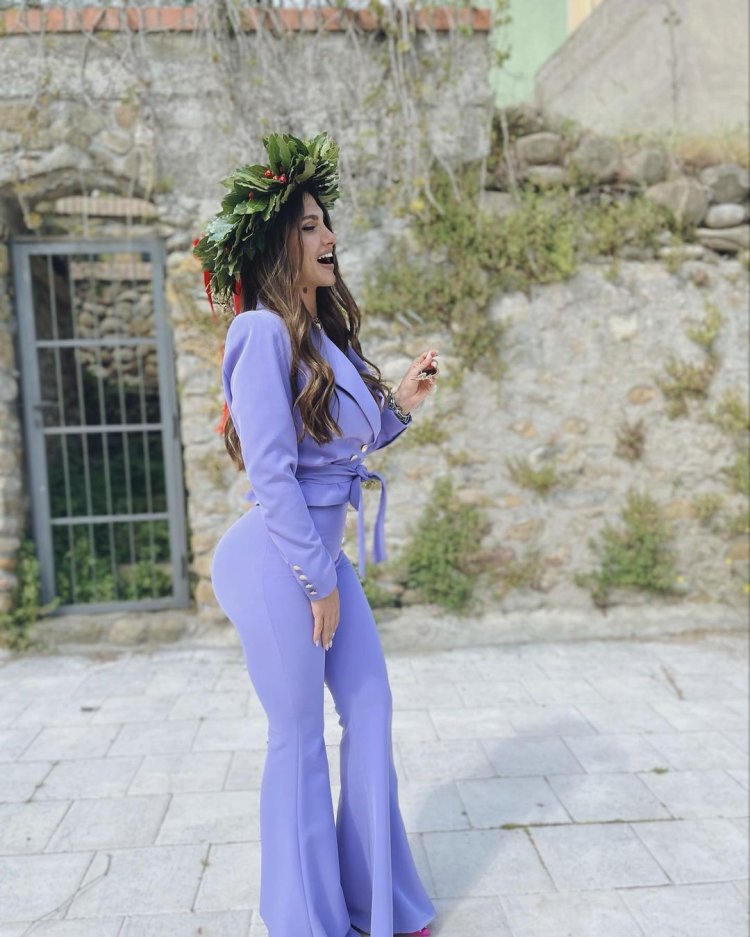 Barbara Gambatesa Figure