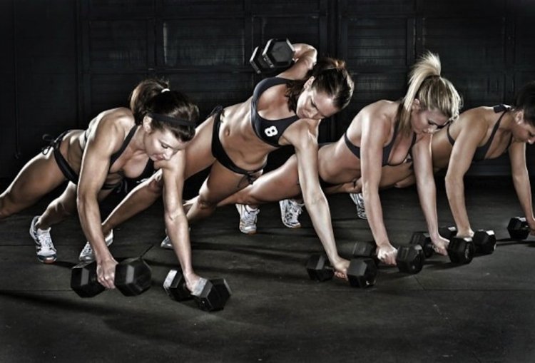 Crossfit training for girls