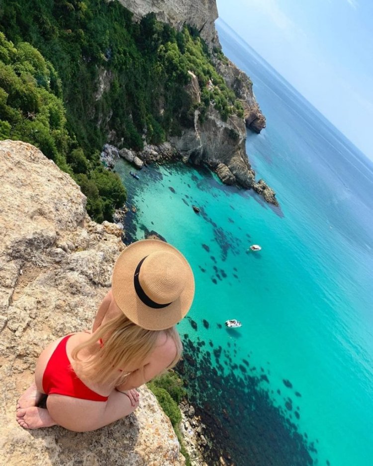 Instagram @sunny 4_4