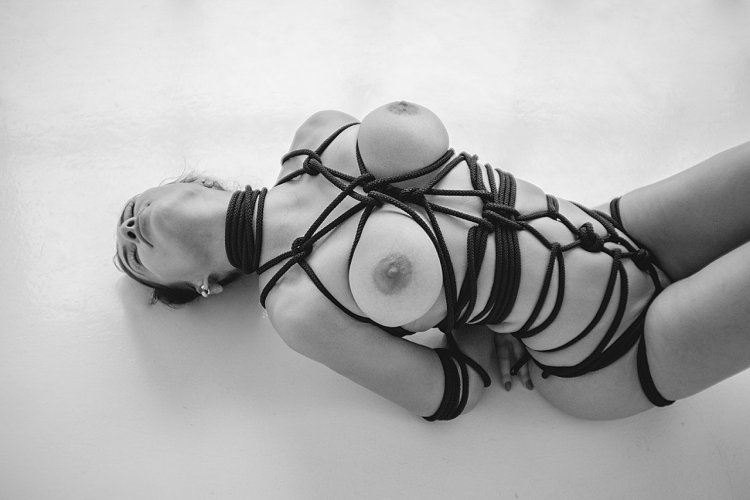 Bondage Binding of the chest