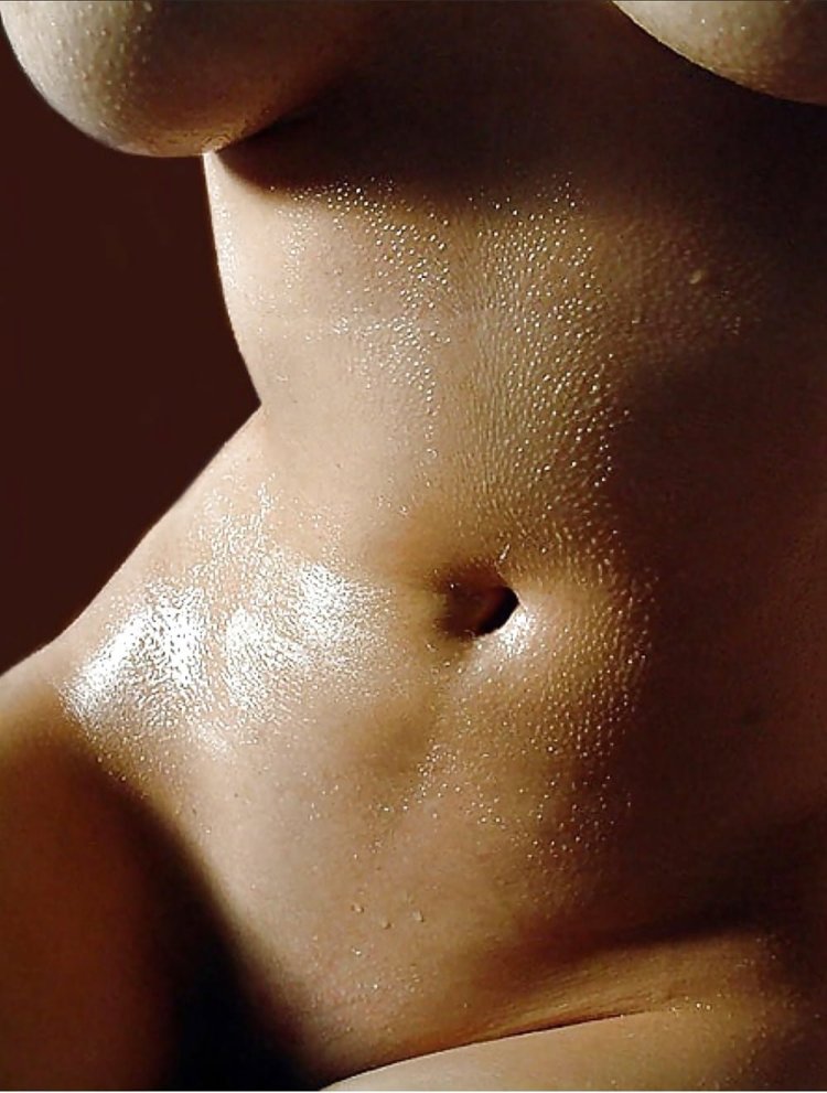 Beautiful naked female tummies