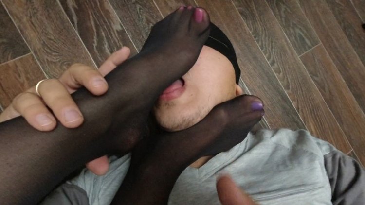Foot fetish nylon Vorship