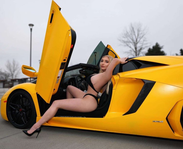 Girl with Lamborgini