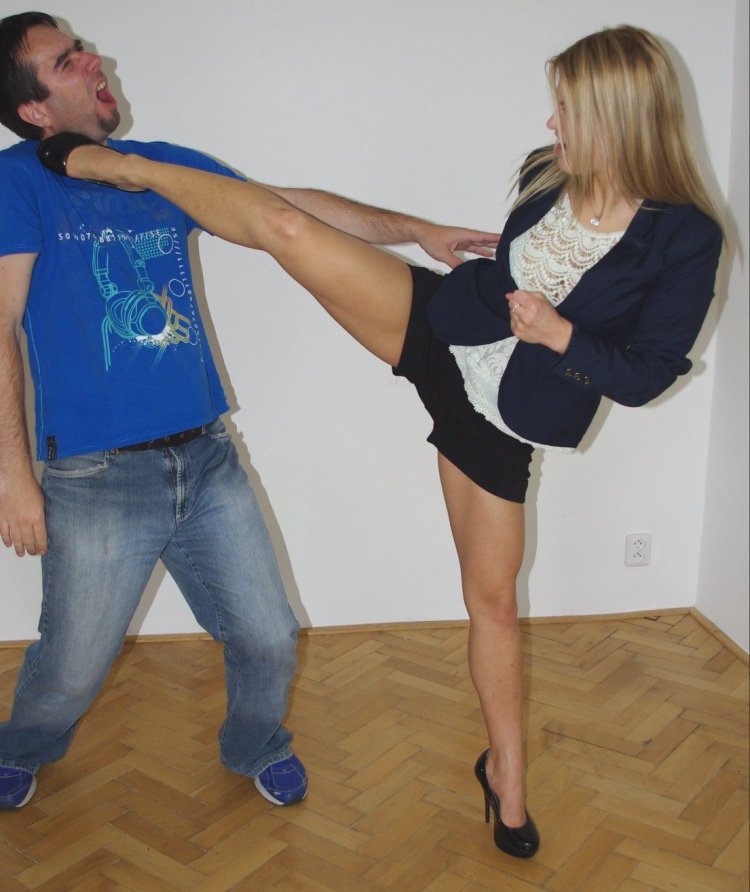 Women's self -defense Groin Kick