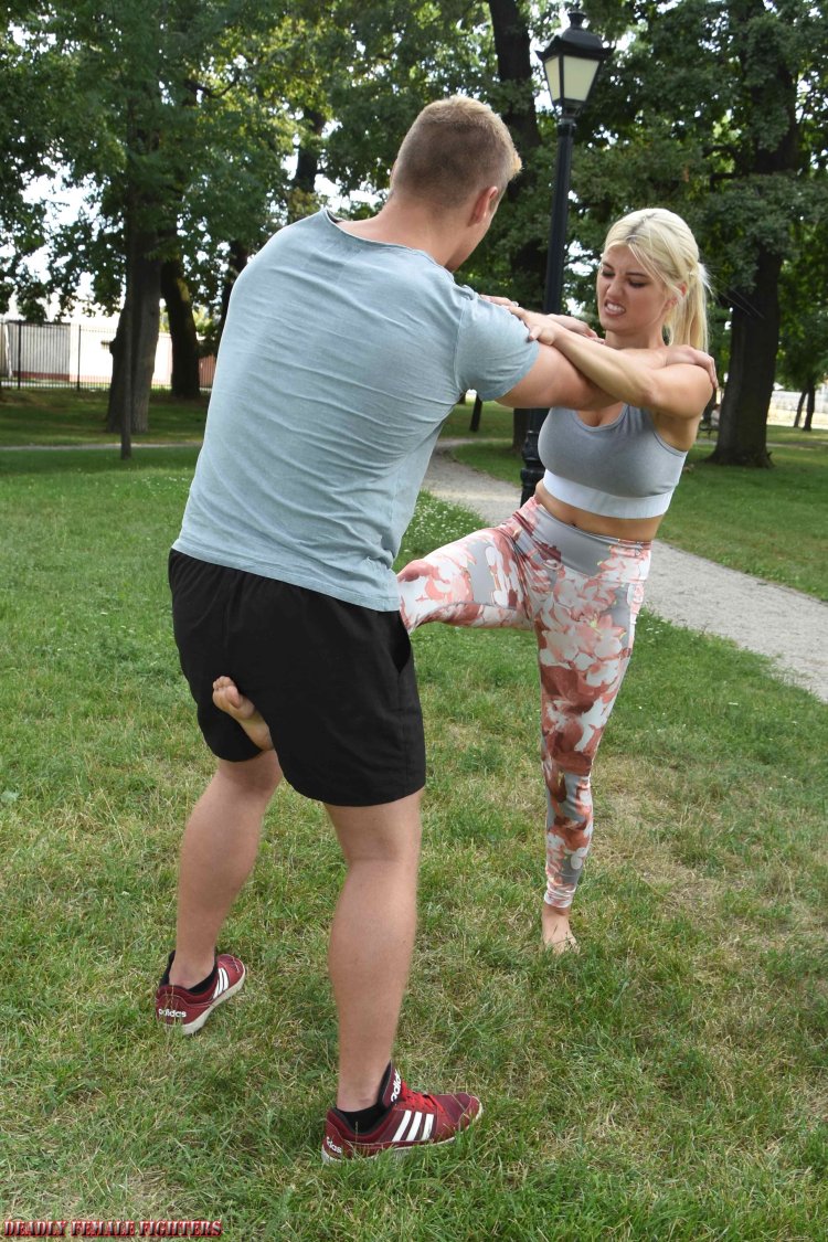 Women's self -defense in a skirt