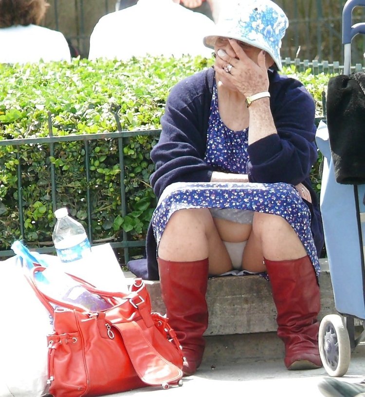 Old women without panties