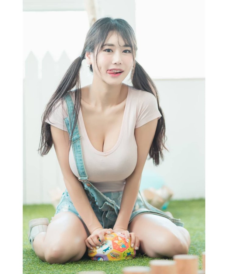 Candy Seoul breasts