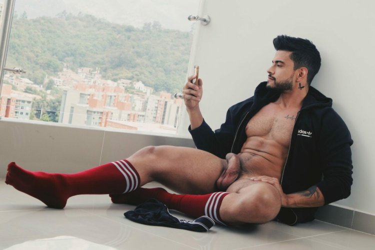 Alekho Ospina member without panties