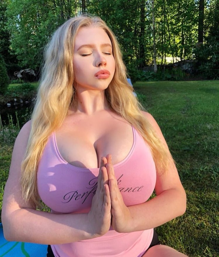 Paraskeva huge breasts