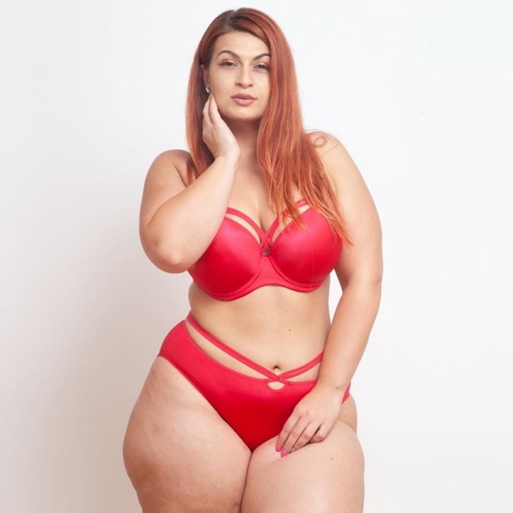 Model plus ioana chira in youth