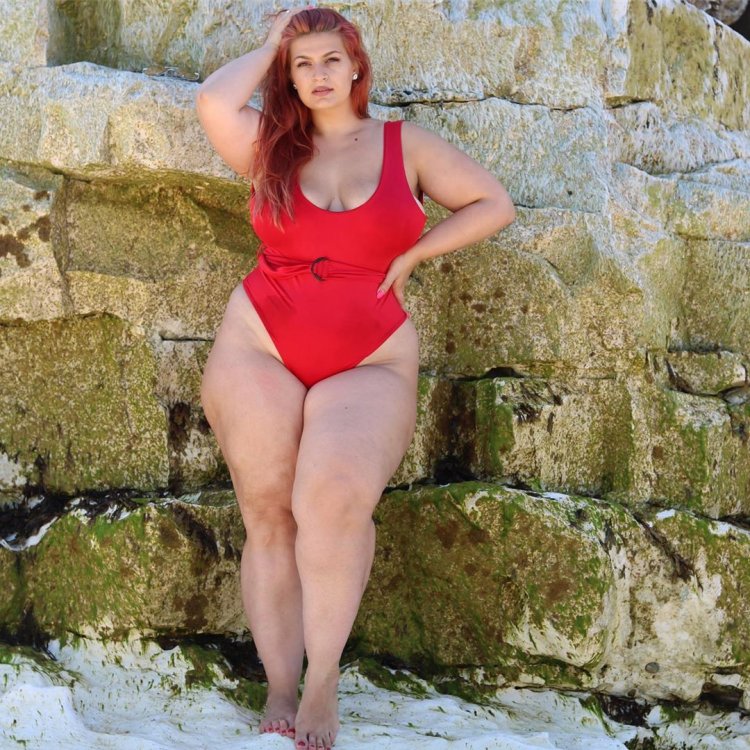 Ioana Model Plus Saiz John